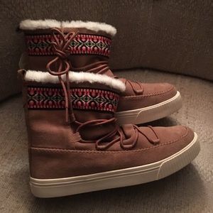 Toms suede Booties size 9